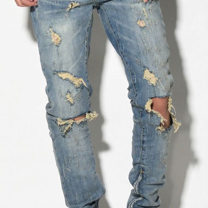 モテない男性ファッション「強いダメージジーンズ」